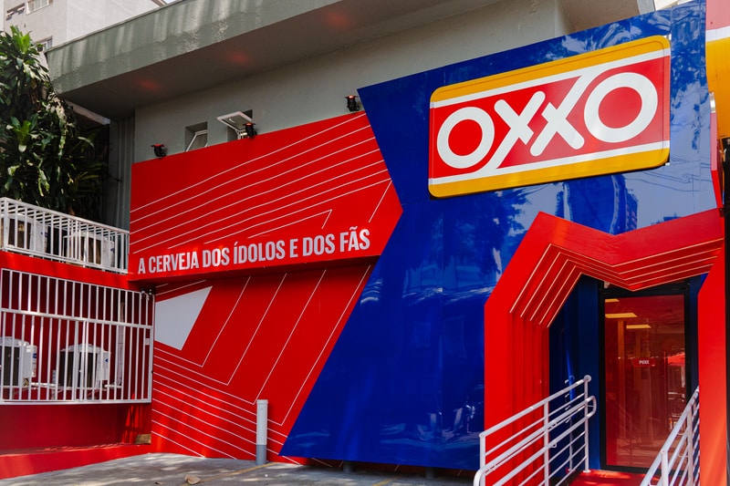OXXO e Budweiser promovem uma "loja emblemática" na cidade de São Paulo, utilizando a temática dos grandes espetáculos musicais. 