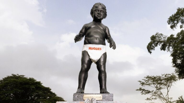A Huggies apresentou, em iniciativa realizada nos dias 21 e 22 de setembro, a primeira estátua de bebê protegida com uma fralda no mundo.