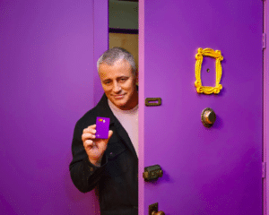 O Nubank, dando continuidade à campanha em homenagem aos 30 anos de Friends, apresenta o curta-metragem "Nubanc". 