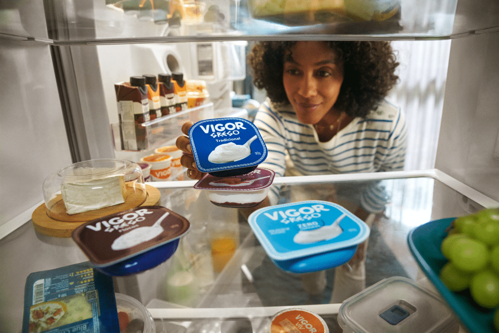 Novos filmes de ação da Vigor buscam criar o efeito halo entre as categorias da marca, e trazem para a cena o icônico Requeijão Vigor.