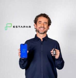 O apresentador Felipe Andreoli estreia, a partir desta semana, a nova fase da campanha "Estapar é muito mais do que Estacionamento".
