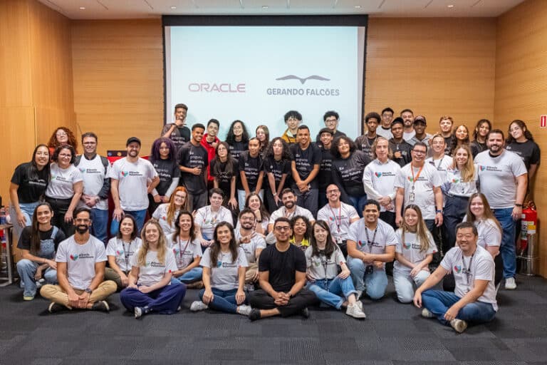 Oracle contribui para a transformação de jovens em situação de vulnerabilidade social, oferecendo capacitação para o mercado de tecnologia.