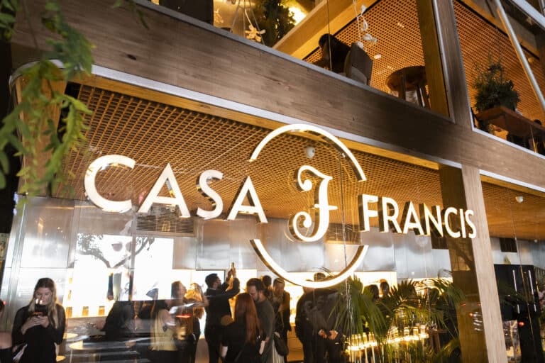 A Francis resolveu abrir sua primeira loja conceito, localizada na Rua Oscar Freire, um dos endereços mais nobres de São Paulo.