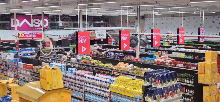 Retail Media inaugura nova divisão de mídia no varejo físico e amplia parceria com a rede Hirota