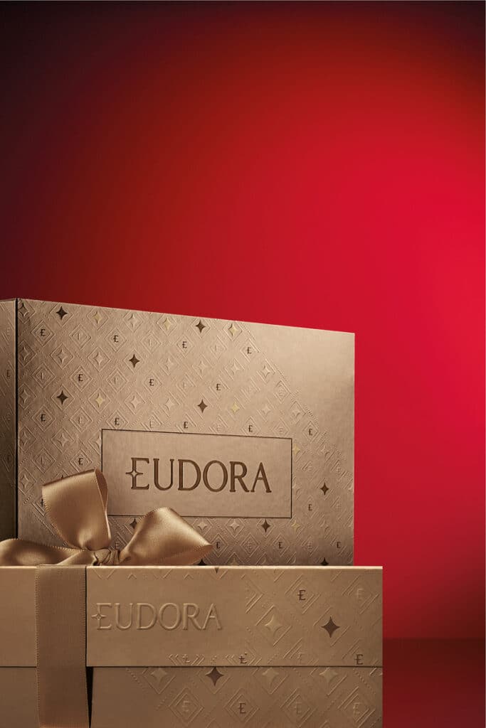 A Eudora aposta, para este Natal, na campanha "Impressione com Brilho" para encantar e surpreender seus consumidores.