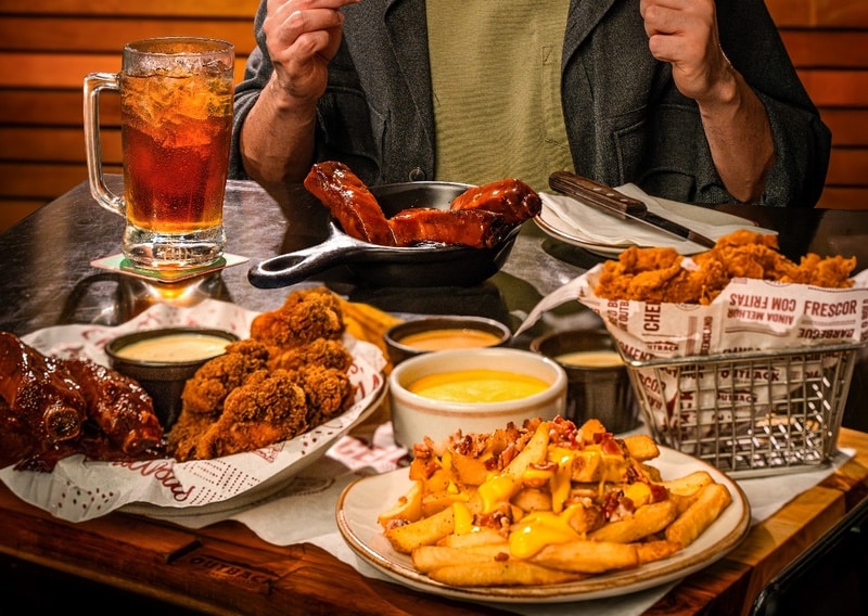 A nova campanha do Outback Steakhouse, 'Ribs On Fire', promete deixar o final de ano de seus consumidores pegando fogo.