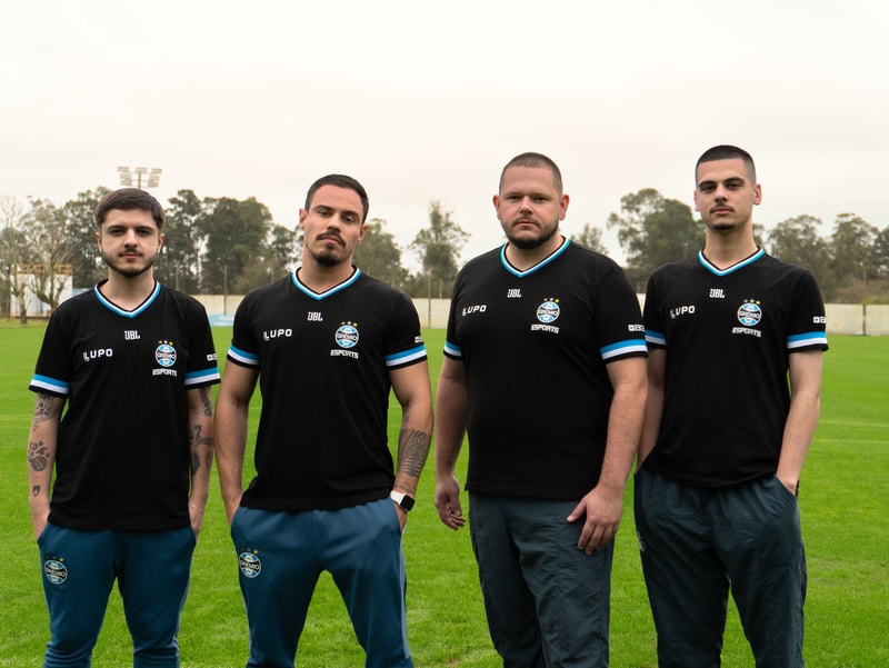 A Lupo, referência no mercado têxtil brasileiro, patrocina o Grêmio esports, sendo fornecedora de material esportivo da equipe..