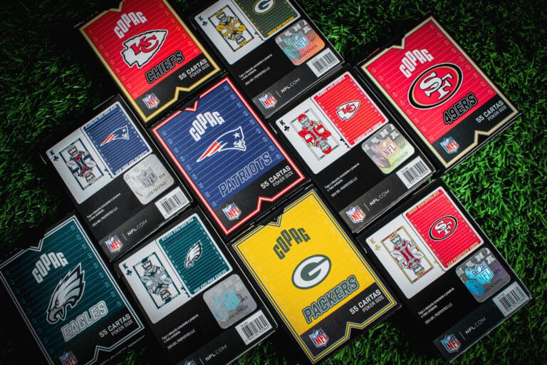 Em parceria com a NFL e em acordo desenvolvido pela Destra Licenciamento de Marcas, a Copag lançou um baralho especial em seis versões.