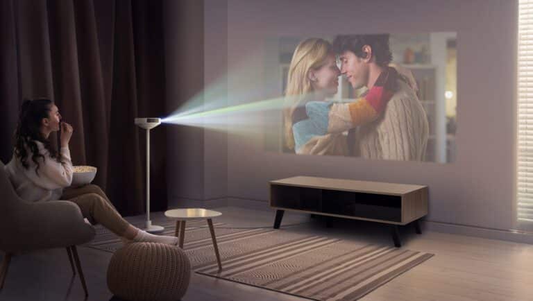 CES 2025 - LG apresenta projetor multifuncional 3 em 1 combinando iluminação e alto-falante