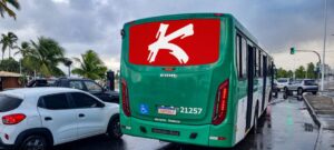 A Kallas Mídia OOH acaba de anunciar o lançamento do Kallas Bus, seu mais novo serviço de mídia para ônibus.