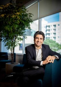 A The LED dá mais um passo estratégico em seu projeto de expansão, e anuncia a contratação de Fernando Guerra como Diretor de Novos Negócios.
