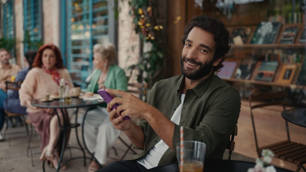 A OLX lançou a campanha "Carrão é na OLX!", focada em sua vertical de negócios automotiva e assinada pela AlmapBBDO.