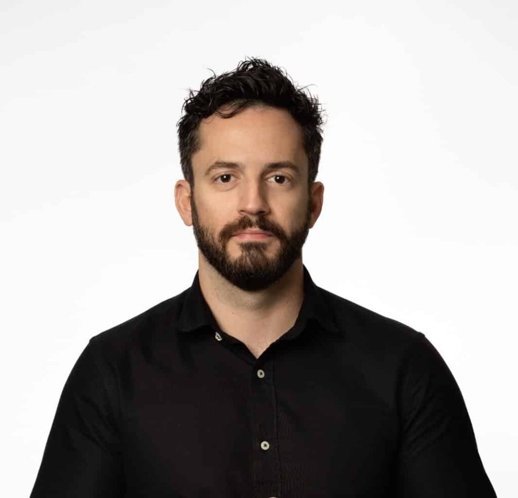 Leia o artigo "Ideias a preço de banana e vice-versa", escrito por Marco Sinatura, Chief Strategy & Innovation Officer na iD\TBWA.