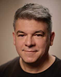 O profissional Luiz Sanches inicia um novo capítulo, e acaba de ser anunciado como Global Chief Creative & Design Officer da Kimberly-Clark.