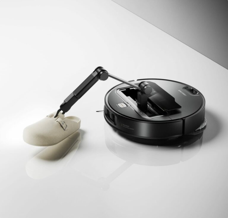Roborock Lança Robô Aspirador com Braço Articulado (1)