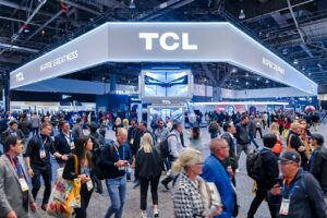 TCL inova em TVs QD-Mini LED, IA e soluções para conectada