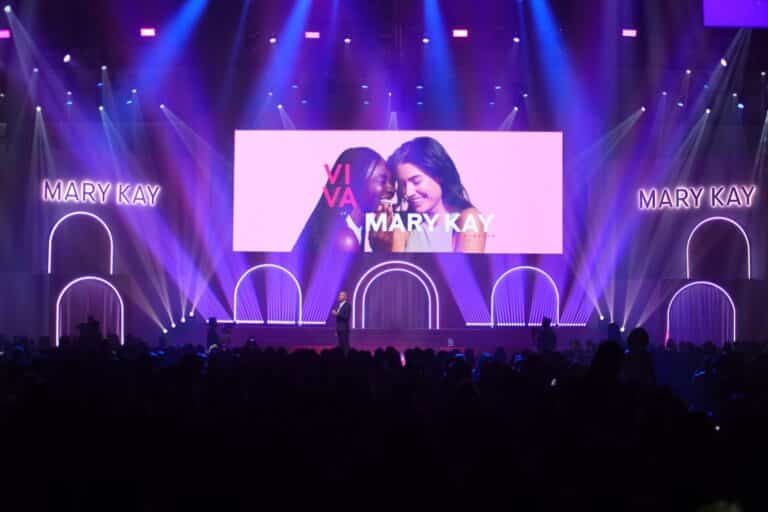 Um dos maiores eventos dedicados ao empreendedorismo feminino, o Seminário Viva Mary Kay reuniu cerca de 7 mil participantes.