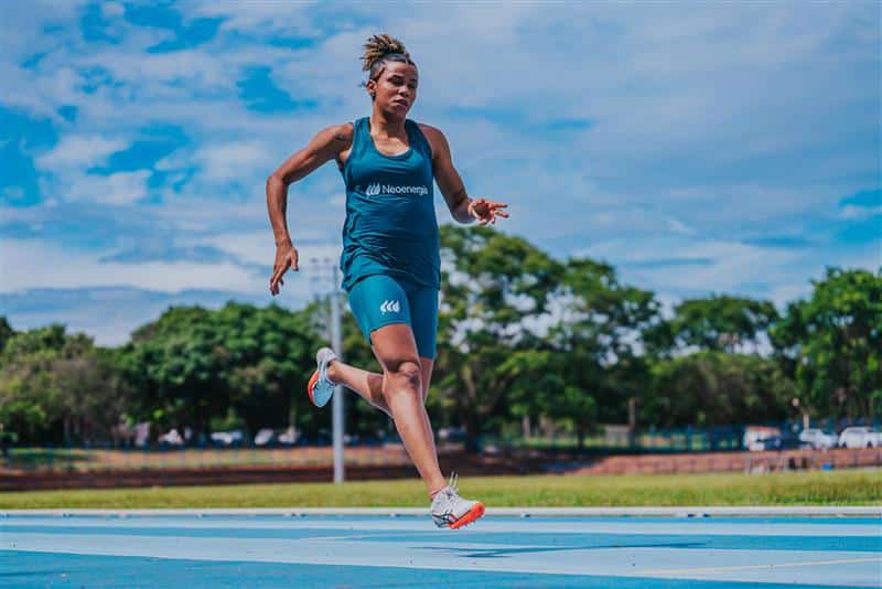 O Time Neoenergia acaba de anunciar a chegada da primeira atleta paralímpica, a campeã paralímpica de atletismo Rayane Soares.