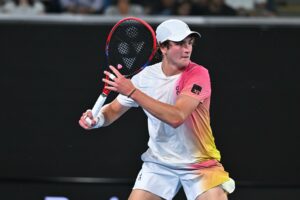 A XP está pronta para entrar em quadra junto com João Fonseca no maior torneio de tênis da América Latina, o Rio Open 2025.