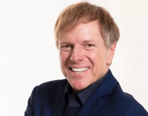 Com mais de 30 anos de experiência no universo das vendas televisivas, Ciro Bottini assume é o novo garoto-propaganda do Hipercap.