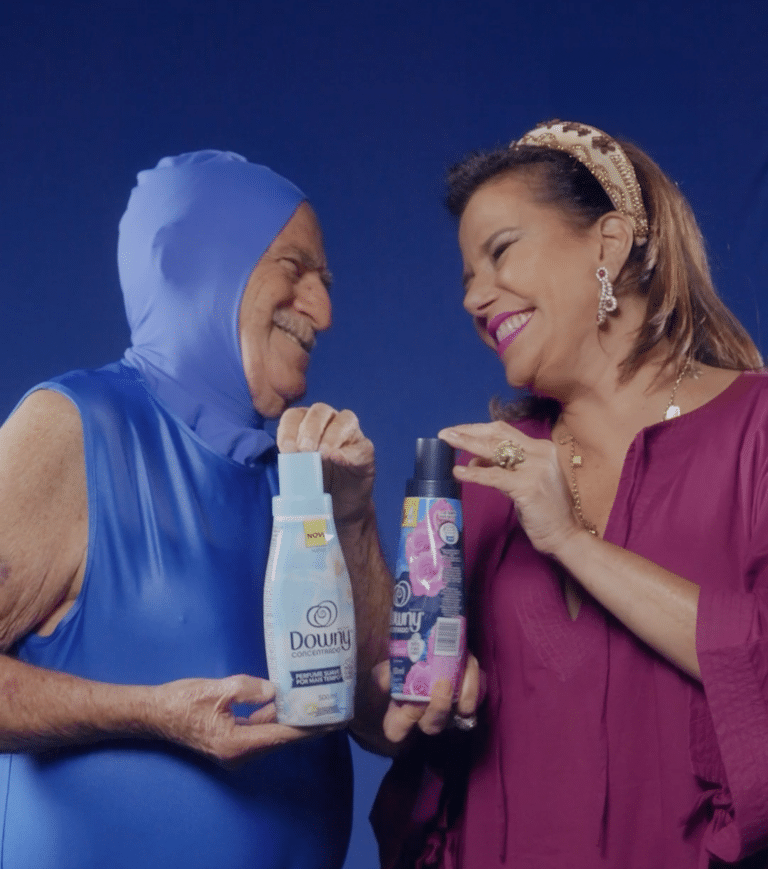 A Downy trouxe para sua nova campanha mais uma dupla que se contrapõe pelas suas personalidades: Ary Fontoura e Narcisa Tamborindeguy.