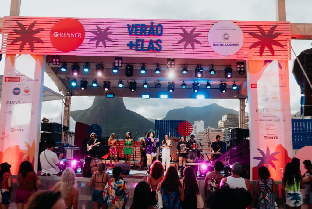 Gente AG realiza mais uma edição do "Verão Mais Elas", festival que celebra o mês da mulher, patrocinado pela Renner.