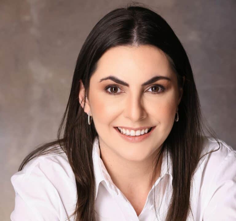 A Docol comunica que a profissional Sabrina Hoffmann assume o cargo de Gerente de Comunicação e Branding da empresa.