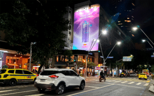 A Red Bull promove seu novo sabor Red Bull Pomelo Edition Sugarfree com ação com tecnologia de realidade aumentada no Rio de Janeiro. 