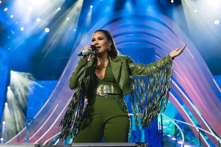 A Natura anuncia a cantora Simone Mendes como a nova embaixadora da marca nas linhas de maquiagem e perfumaria.