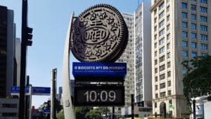 A Oreo decidiu ocupar as ruas com uma campanha ousada e impactante, para gerar identificação imediata com o público.