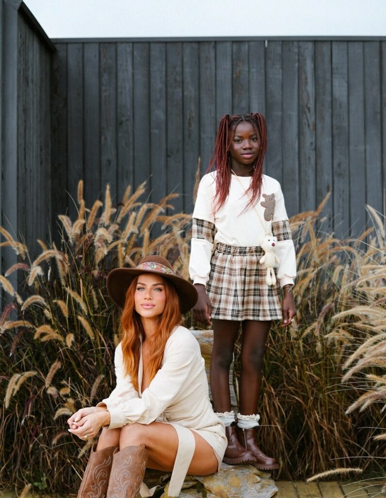 A SHEIN escolheu a atriz e apresentadora Giovanna Ewbank e sua filha, Títi, para protagonizarem sua campanha de Dia das Mães de 2025.