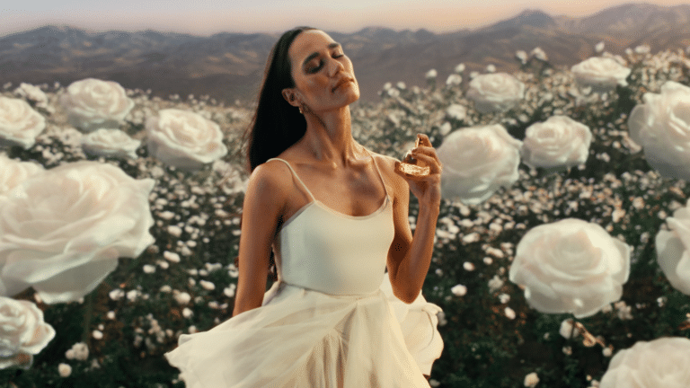 A Natura estreia campanha integrada de lançamento da sua nova marca de perfumaria feminina prestige, Natura Aura.