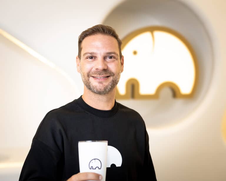 A We Coffee, conhecida por sua experiência gastronômica imersiva, anuncia a chegada de Rafael Polachini como seu novo Diretor de Marketing.