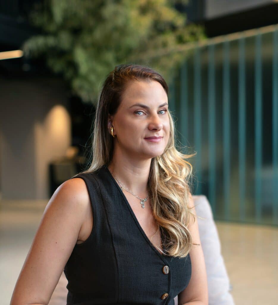 A GALERIA.Holding comunica a chegada da profissional Vivian Vaz, que assume a posição de Diretora de Talentos e Cultura.