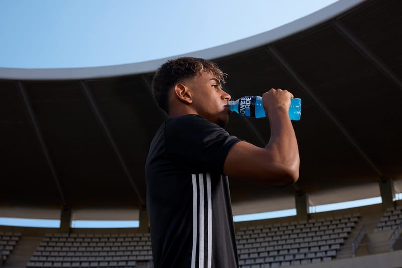 Powerade apresenta nova fase de sua campanha "Pausa é Power", com abordagem criativa que reforça o legado da marca no universo esportivo. 