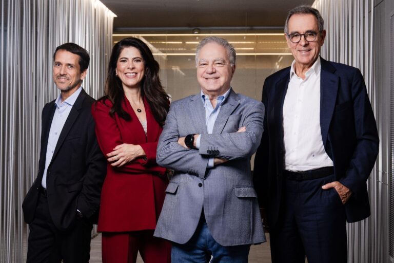 A Claro inaugura uma nova era no mercado empresarial com a Claro empresas.