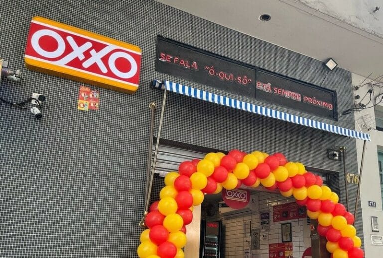 A hamburgueria Patties acaba de ter uma surpresa em sua unidade: sua fachada com a logomarca do OXXO, de mercados de proximidade.