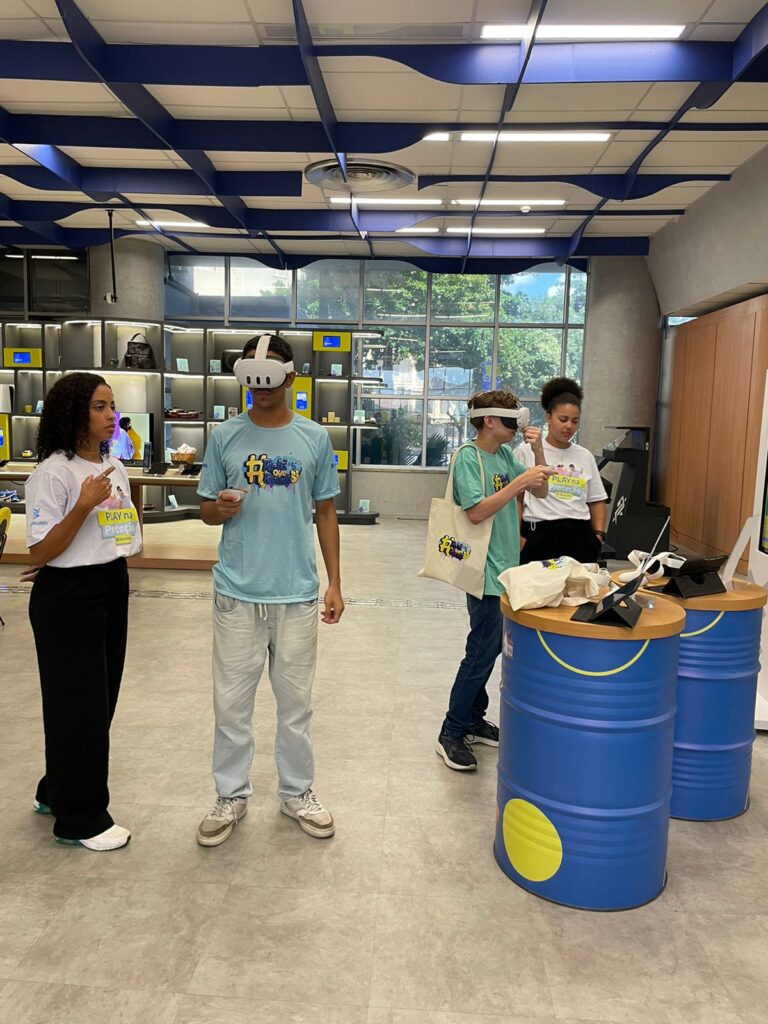 A BB Seguros desenvolveu, em parceria com a Eagle Agência, o projeto "Play na Proteção", experiência imersiva em realidade virtual. 