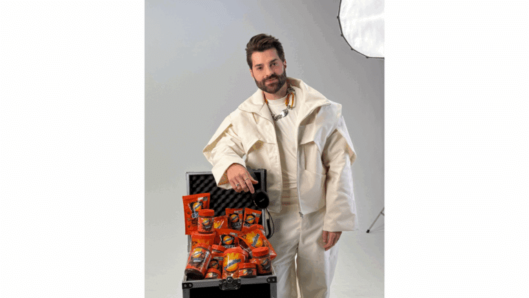 Ovomaltine se une mais uma vez ao DJ e produtor musical Alok em nova campanha, que promove o Ovomaltine Creme Crocante.