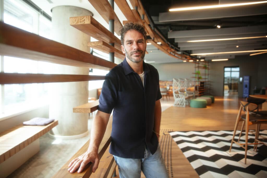 A WMcCANN anuncia a chegada de Renato Duo como diretor de estratégia, reforçando o time liderado por Agatha Kim, CSO da agência.