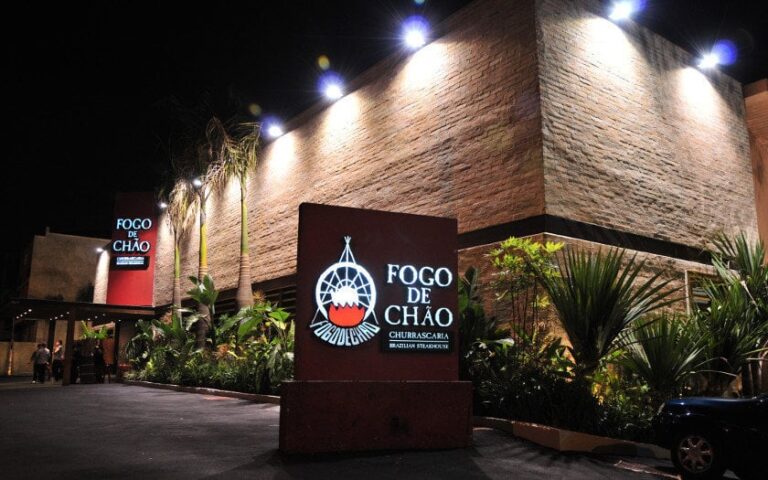 O Fogo de Chão comunica sua mais nova campanha global, intitulada "Fogo is Fire", no português, "Fogo é Quente".