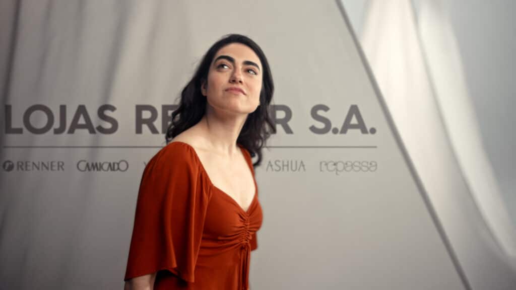 A Lojas Renner S.A. lançou, para comemorar seu sexagésimo aniversário, uma campanha com a participação de Tamara Klink.