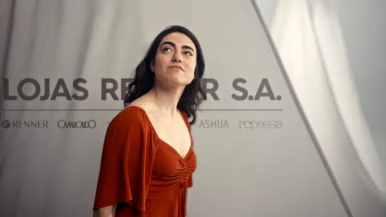 A Lojas Renner S.A. lançou, para comemorar seu sexagésimo aniversário, uma campanha com a participação de Tamara Klink.