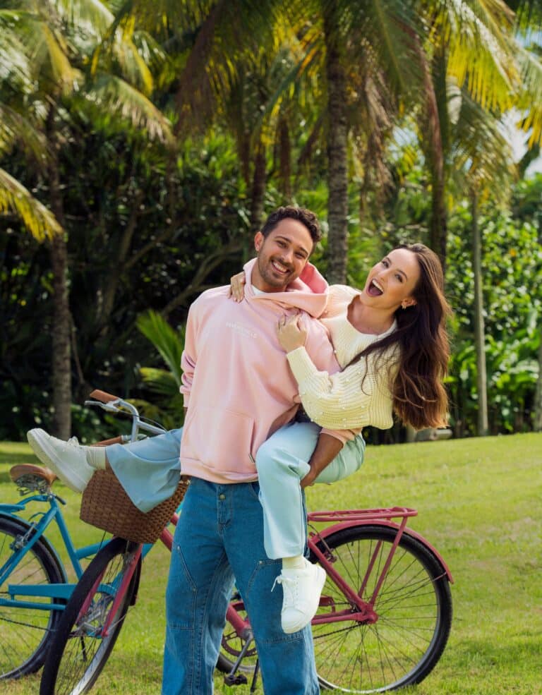 A SHEIN convocou o casal Larissa Manoela e André Luiz Frambach para a campanha de Dia dos Namorados de 2025.