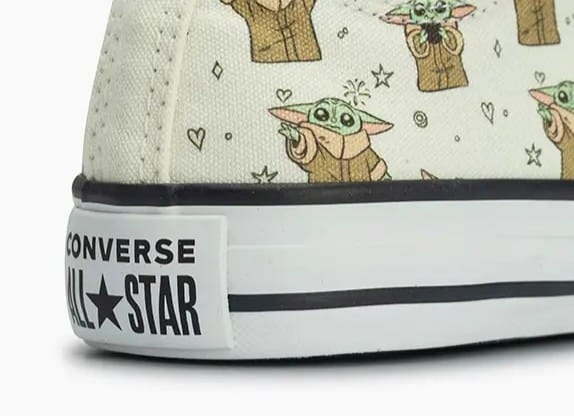 A Converse acaba de lançar sua mais nova coleção, em parceria com a Disney, reunindo alguns dos personagens mais icônicos de Star Wars.
