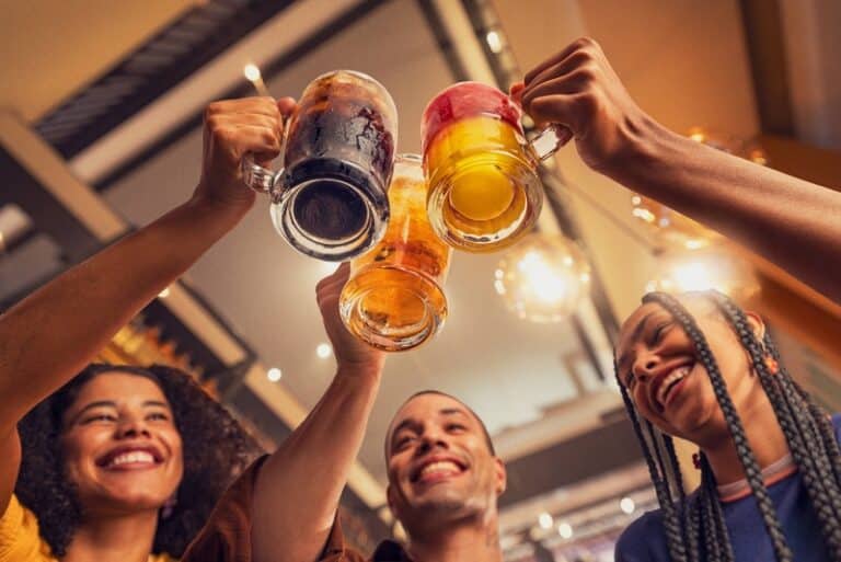 Com uma abordagem leve, divertida e emocionante, o Outback convida o público a enxergar o restaurante por uma nova perspectiva: a da mesa. 