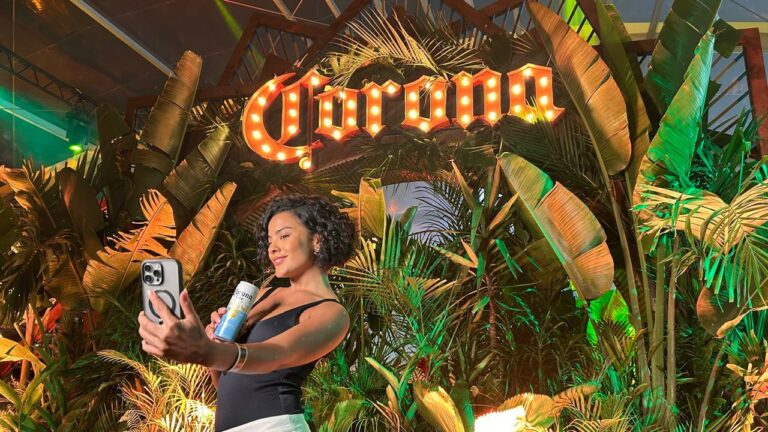 Maria de Fátima Acioly, personagem da novela das nove da TV Globo, fez sua primeira presença em uma área exclusiva, a da Corona.