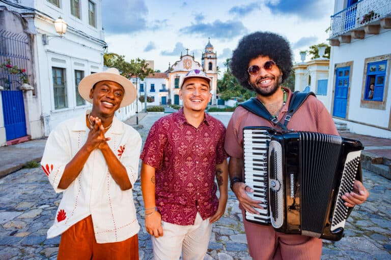 Casa Natura Musical realizará a primeira apresentação ao vivo do projeto 'Dominguinho', que reúne João Gomes, Mestrinho e Jota.pê.
