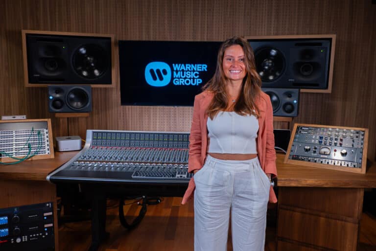 A partir de 1º de julho, Marcela Moreira assume oficialmente o cargo de Diretora-Geral da Warner Music Brasil.