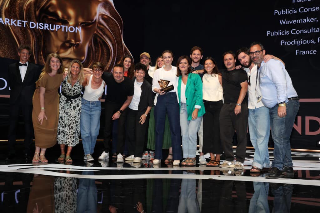 Cannes Lions 2025 - AXA ganha Grand Prix de Direct ao inserir ‘violência doméstica’ nas apólices e reinventar o conceito de proteção